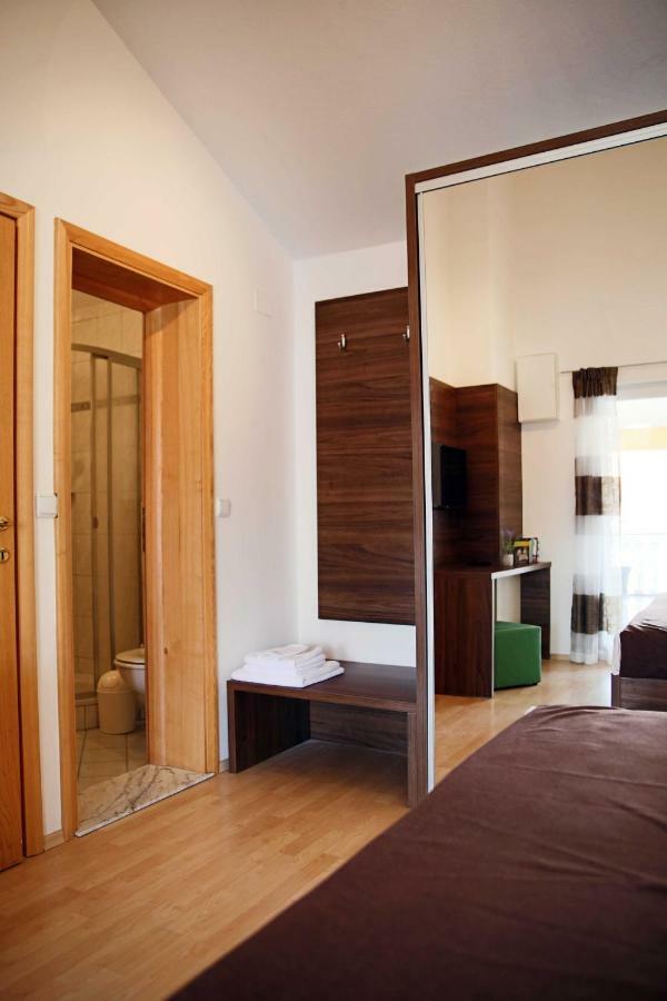 Visnja Apartament *
